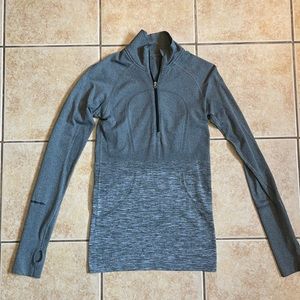 Lululemon like new lightweight quarter zip